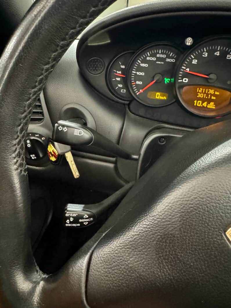 
								PORSCHE 911 996 Cabriolet Carrera 3.6 i 320 cv BVM6 full									