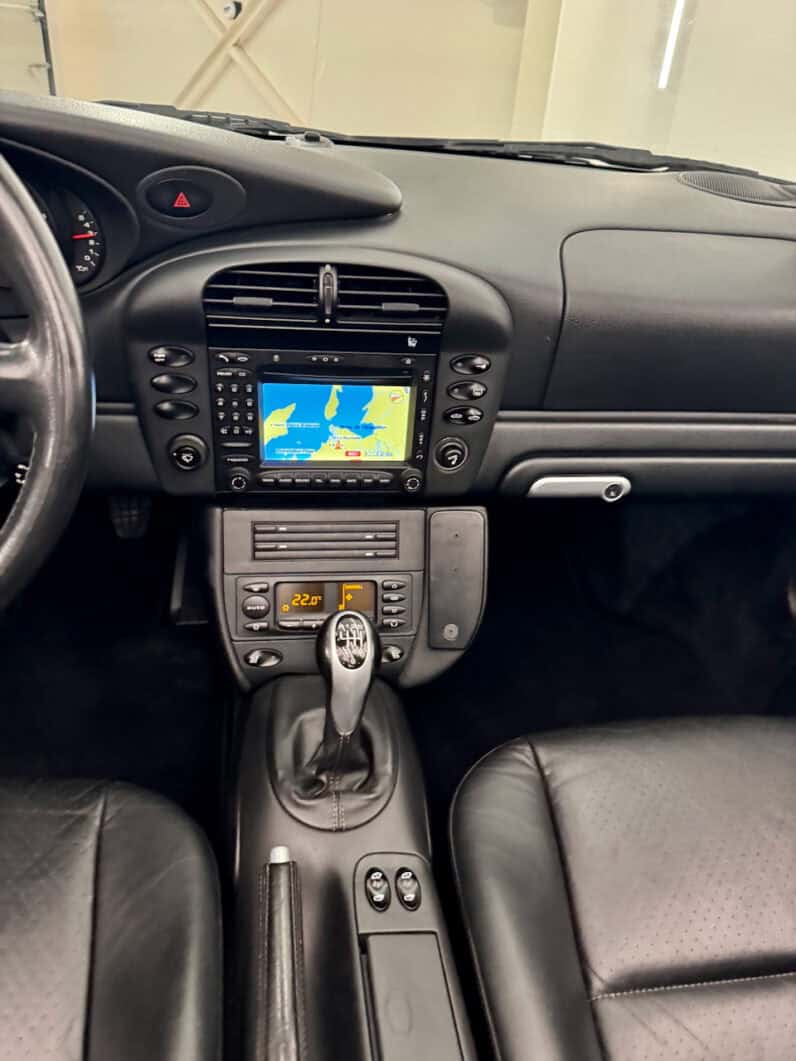 
								PORSCHE 911 996 Cabriolet Carrera 3.6 i 320 cv BVM6 full									