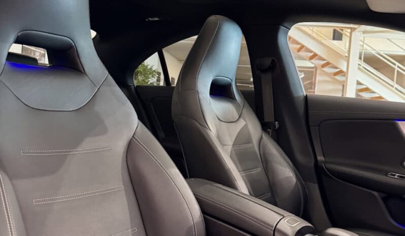 
								MERCEDES CLA 35 AMG Coupé 2.0 i 4MATIC 7G-DCT 306 cv full									
