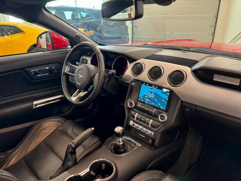 
								FORD Mustang VI Coupe 2.3 Ti EcoBoost 314 cv Sièges Recaro full									