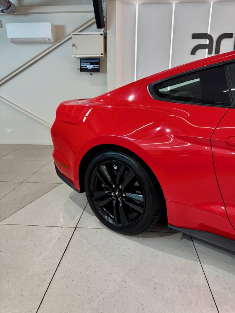 
								FORD Mustang VI Coupe 2.3 Ti EcoBoost 314 cv Sièges Recaro full									