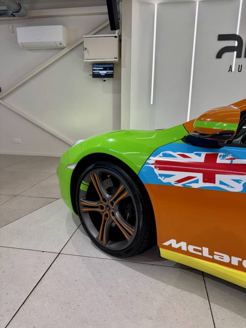 
								MCLAREN MP4-12C 3.8 V8 TWIN-TURBO 600 CH full									