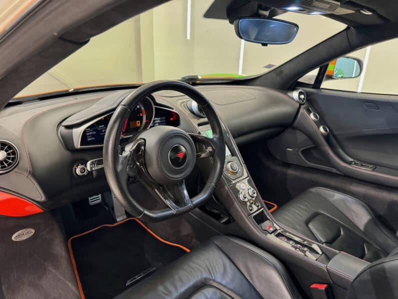 
								MCLAREN MP4-12C 3.8 V8 TWIN-TURBO 600 CH full									