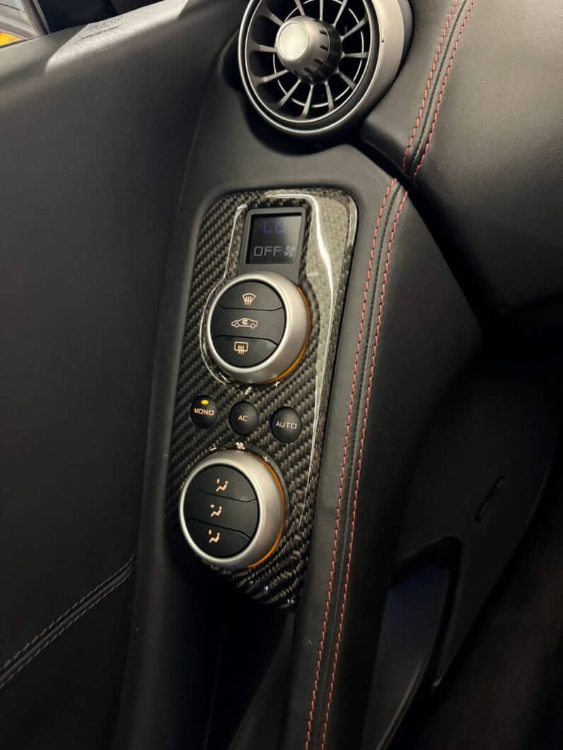 
								MCLAREN MP4-12C 3.8 V8 TWIN-TURBO 600 CH full									