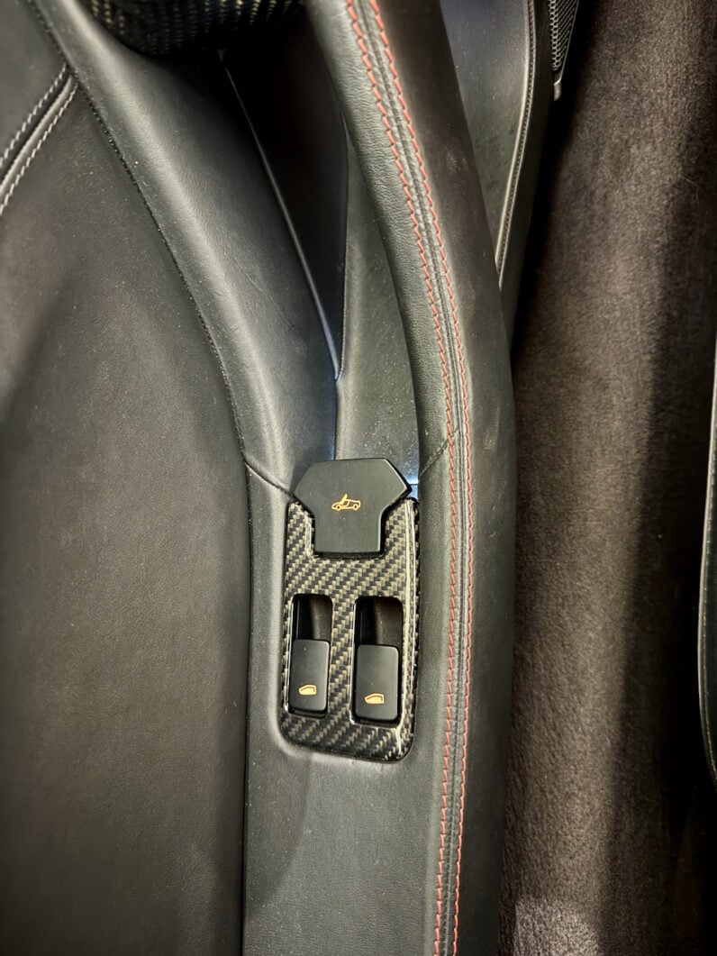 
								MCLAREN MP4-12C 3.8 V8 TWIN-TURBO 600 CH full									