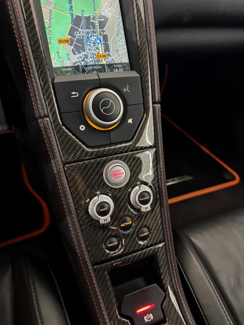 
								MCLAREN MP4-12C 3.8 V8 TWIN-TURBO 600 CH full									