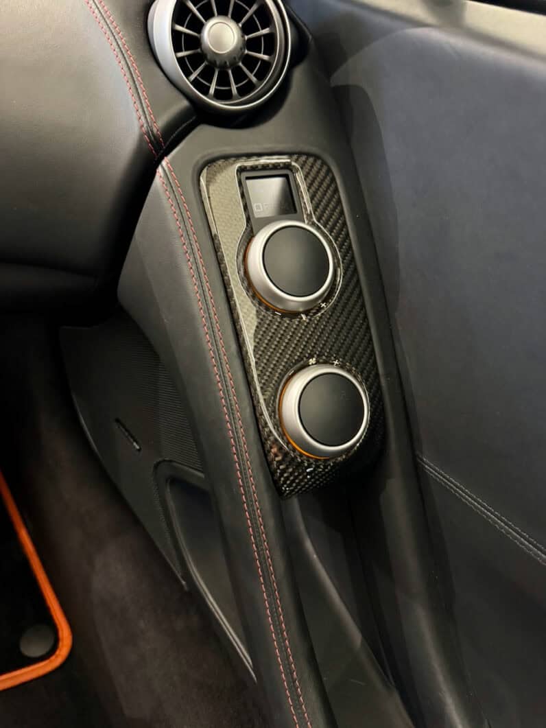 
								MCLAREN MP4-12C 3.8 V8 TWIN-TURBO 600 CH full									