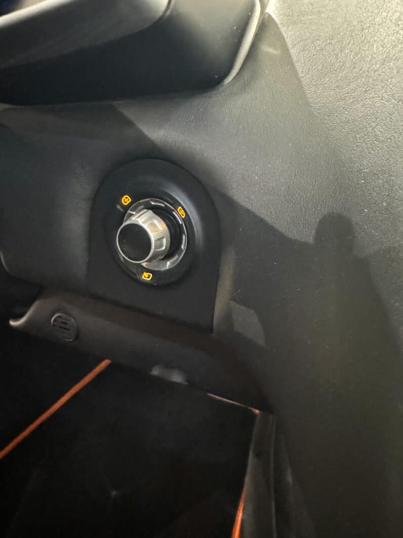 
								MCLAREN MP4-12C 3.8 V8 TWIN-TURBO 600 CH full									