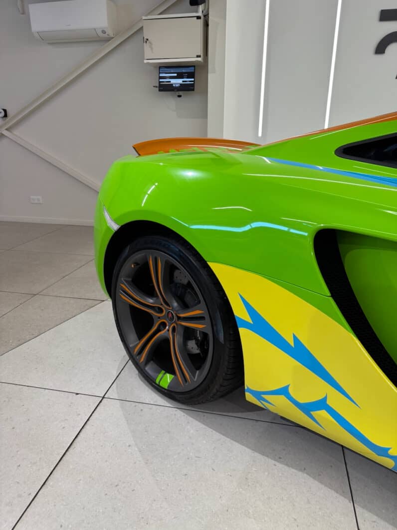 
								MCLAREN MP4-12C 3.8 V8 TWIN-TURBO 600 CH full									