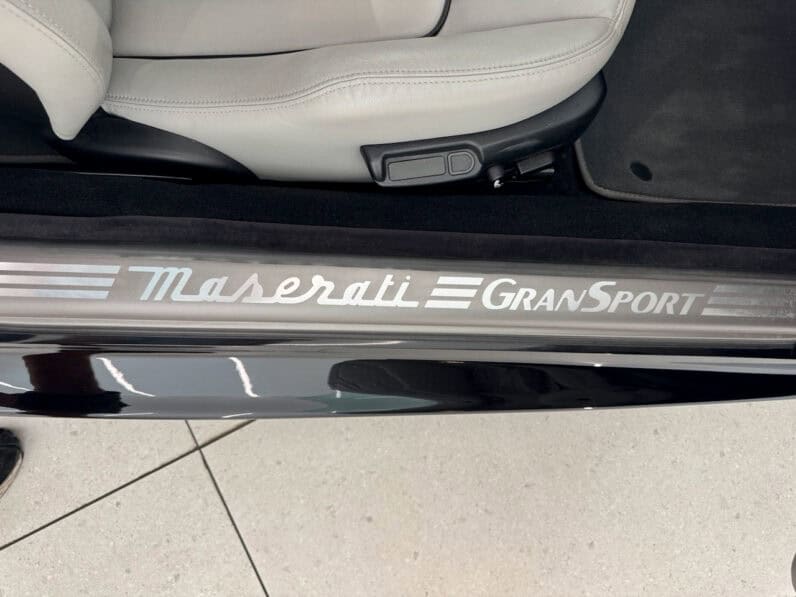 
								MASERATI 4200 GRANSPORT 4.2 Coupé 400 cv full									