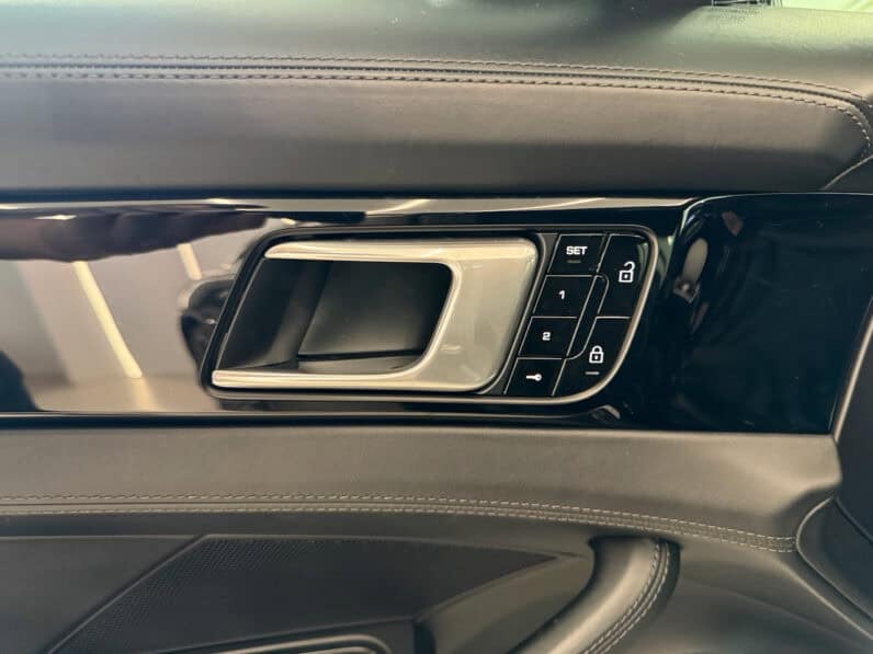
								PORSCHE Panamera Sport Turismo 4 E-Hybrid 2.9 DFi V6 462 Hybrid PDK8 full									