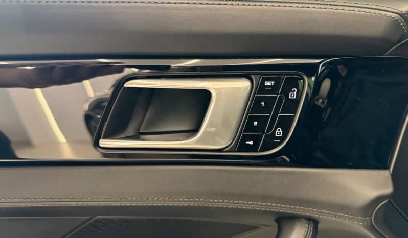 
								PORSCHE Panamera Sport Turismo 4 E-Hybrid 2.9 DFi V6 462 Hybrid PDK8 full									