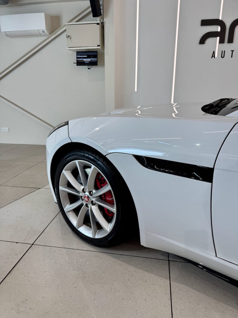 
								JAGUAR F-Type Coupe 3.0 S/C V6 AWD 380 cv full									
