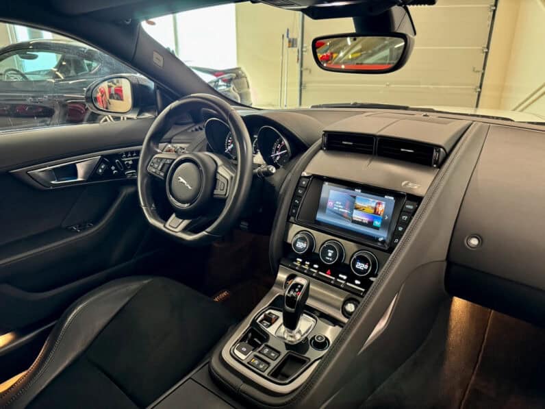 
								JAGUAR F-Type Coupe 3.0 S/C V6 AWD 380 cv full									