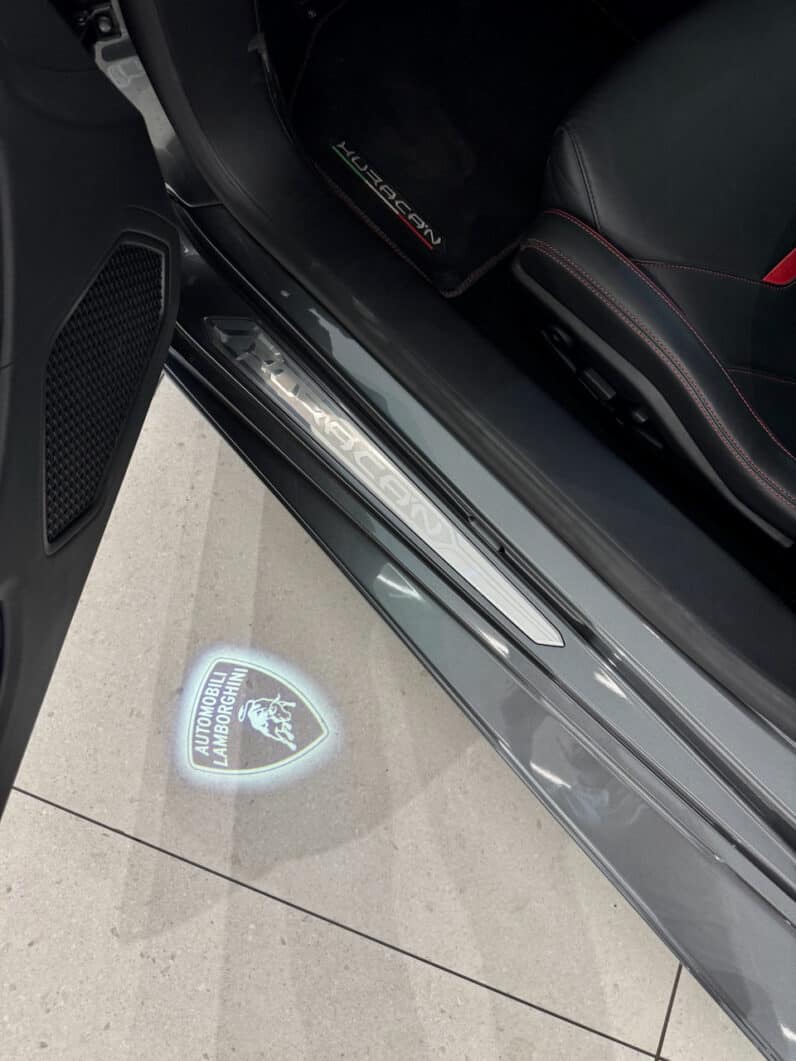 
								LAMBORGHINI HURACAN EVO 5.2L V10 LP 640-4 full									