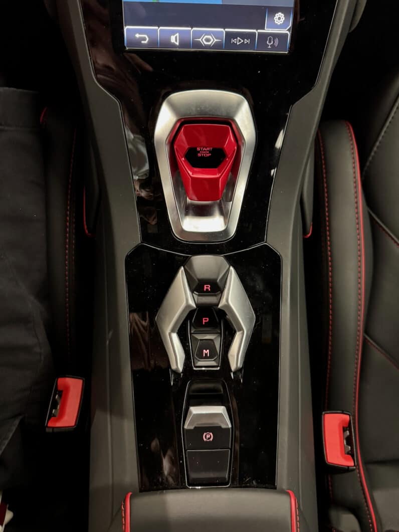 
								LAMBORGHINI HURACAN EVO 5.2L V10 LP 640-4 full									