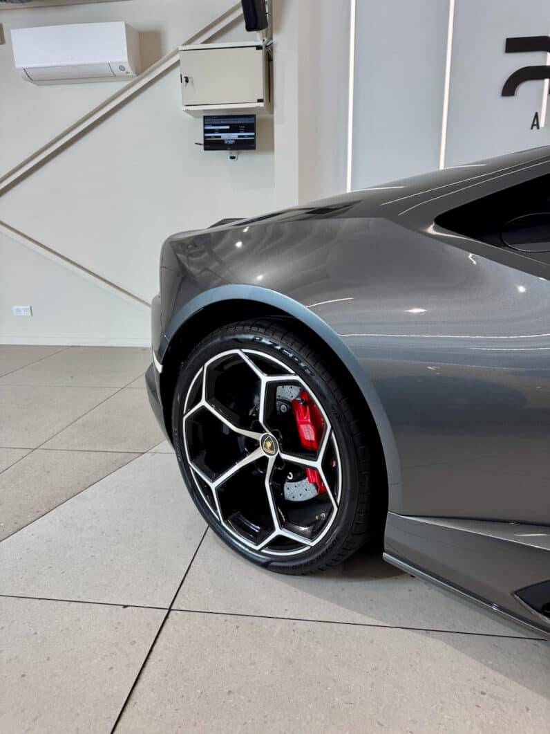 
								LAMBORGHINI HURACAN EVO 5.2L V10 LP 640-4 full									