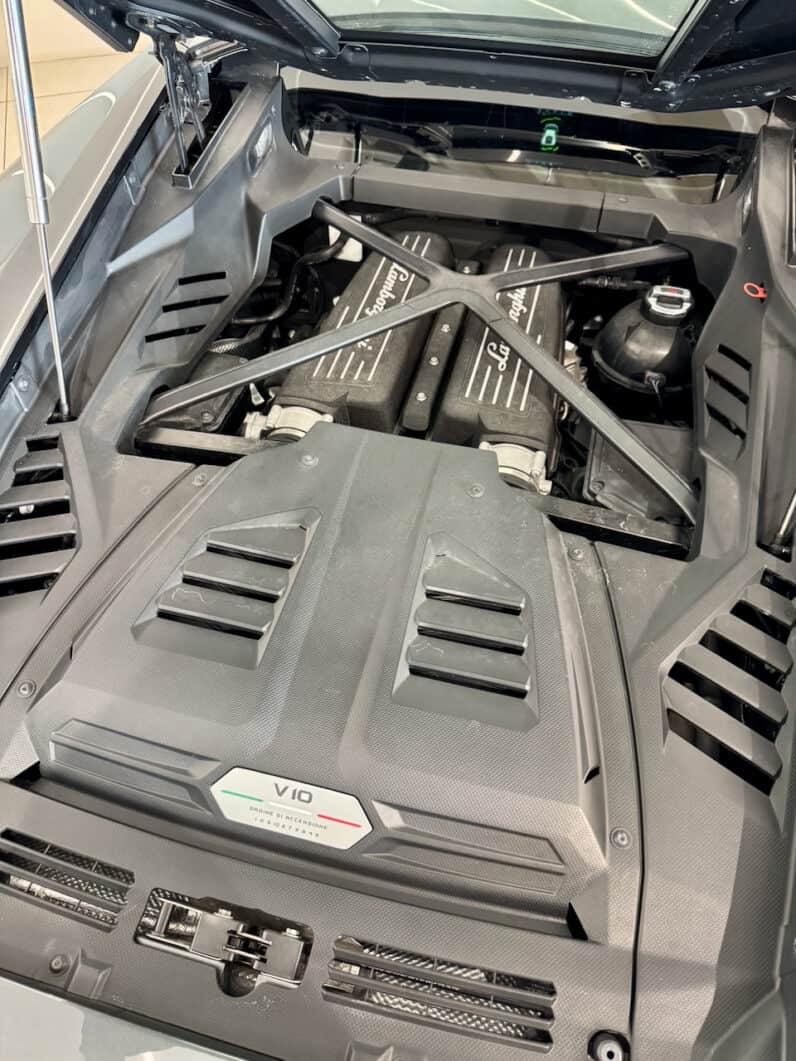 
								LAMBORGHINI HURACAN EVO 5.2L V10 LP 640-4 full									