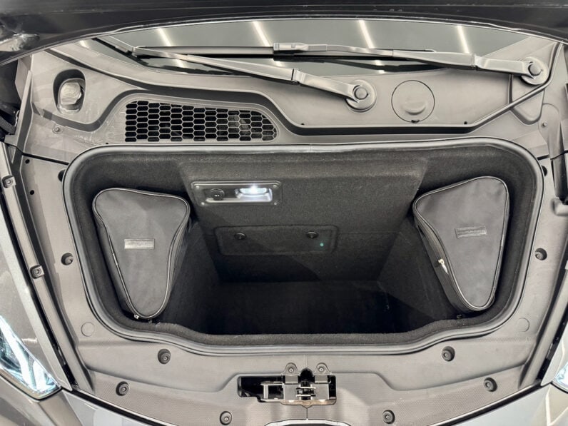 
								LAMBORGHINI HURACAN EVO 5.2L V10 LP 640-4 full									