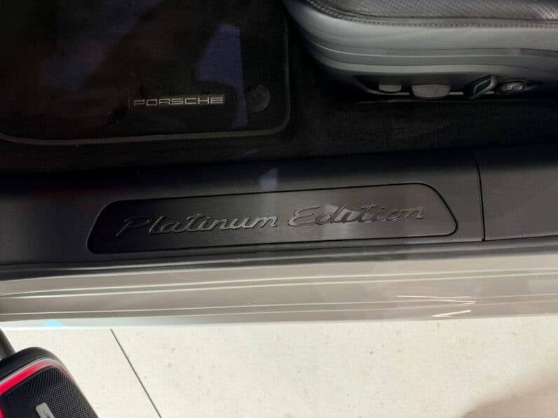 
								PORSCHE Panamera Sport Turismo 4 E-Hybrid 2.9 DFi 462 CH Plug in Hybrid PDK8 PLATINIUM EDITION full									