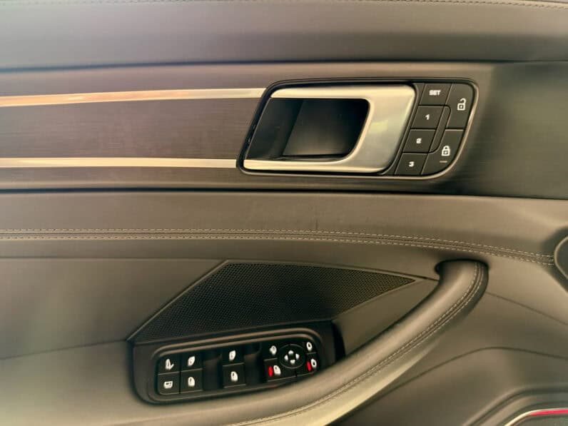 
								PORSCHE Panamera Sport Turismo 4 E-Hybrid 2.9 DFi 462 CH Plug in Hybrid PDK8 PLATINIUM EDITION full									