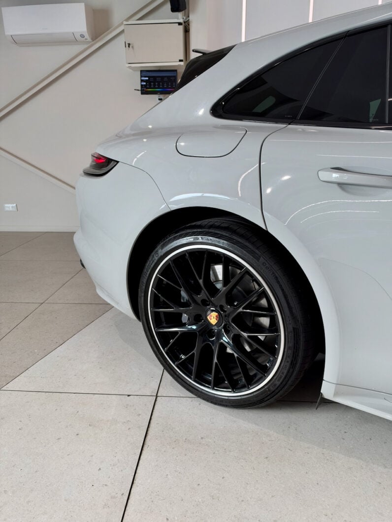 
								PORSCHE Panamera Sport Turismo 4 E-Hybrid 2.9 DFi 462 CH Plug in Hybrid PDK8 PLATINIUM EDITION full									